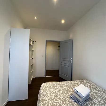 Appartement # Le 11 # Joli F2 Rénové, Centre