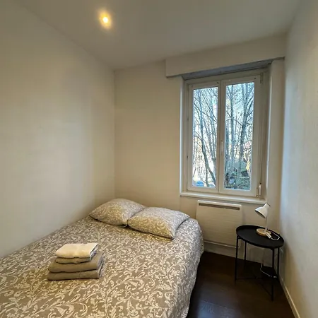 # Le 11 # Joli F2 Renove, Centre Apartment
