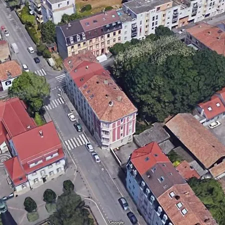 # Le 11 # Joli F2 Renove, Centre Apartment *
